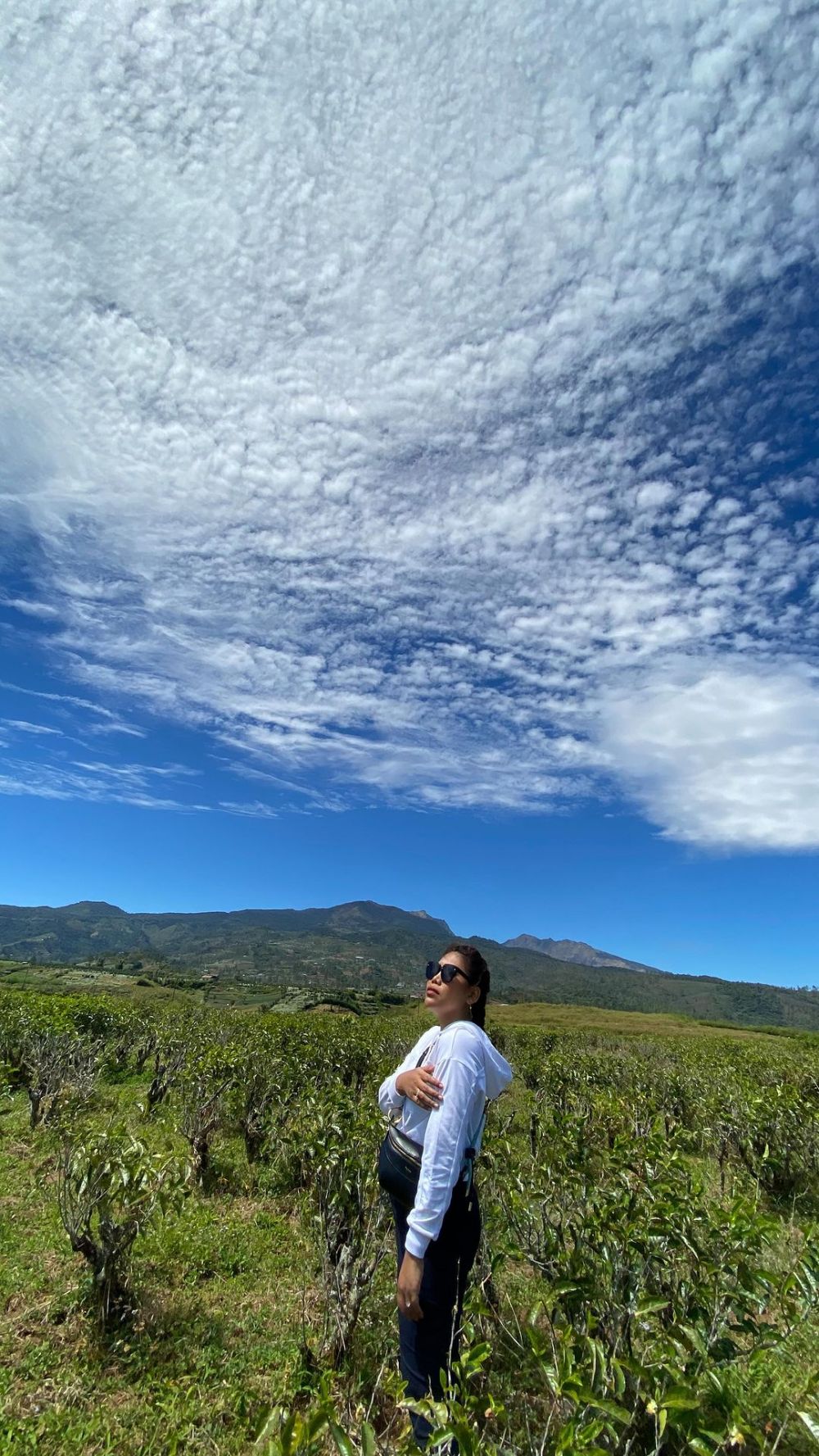 Gaya pedangdut pamer baby bump © berbagai sumber