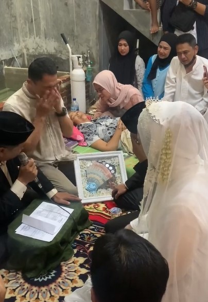Momen haru akad nikah di depan ibu yang sedang sakit TikTok