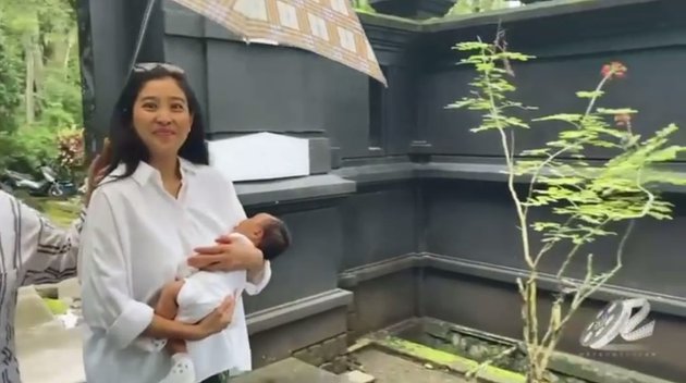 Momen akikah anak Olivia Zalianty © Instagram Momen akikah anak Olivia Zalianty © Instagram