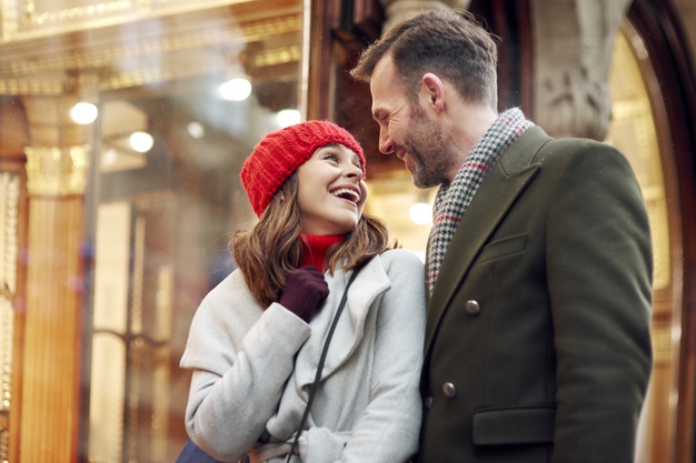 kata tentang jatuh cinta © 2022 brilio.net