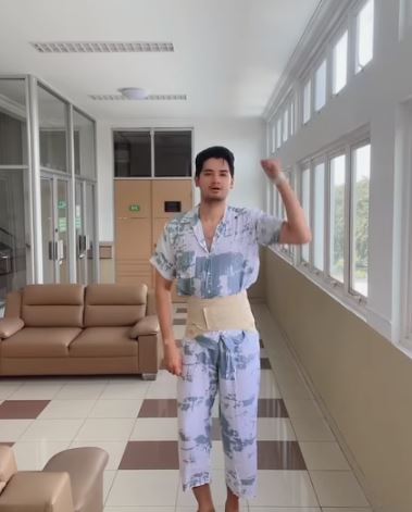 Kevin Hillers syaraf kejepit Berbagai sumber