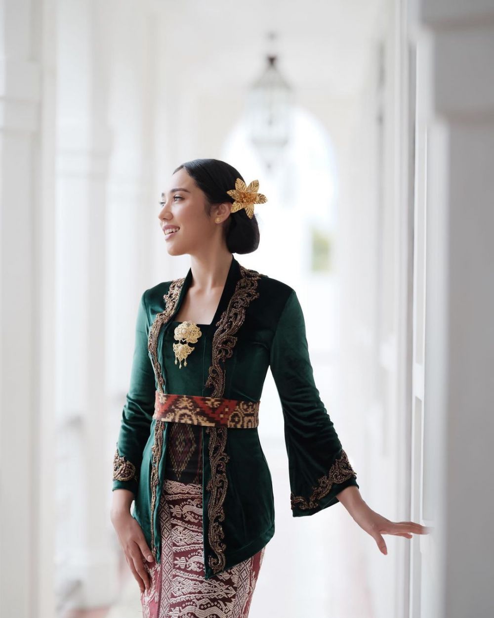 Pesona Laksmi De Neefe Suardana © 2022 Instagram Pesona Laksmi De Neefe Suardana © 2022 Instagram