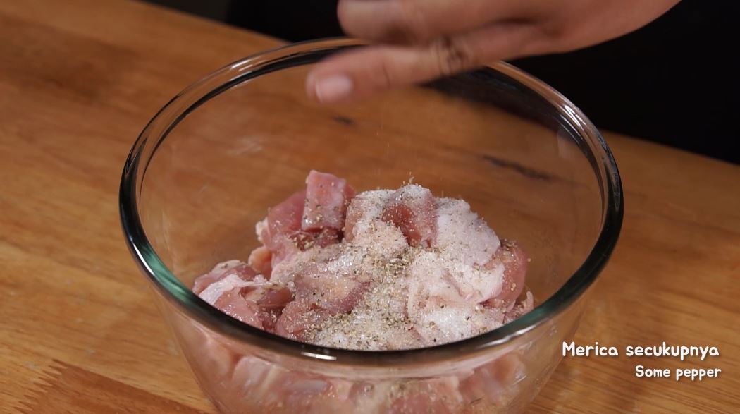 Ayam Goreng Saus Telur Asin