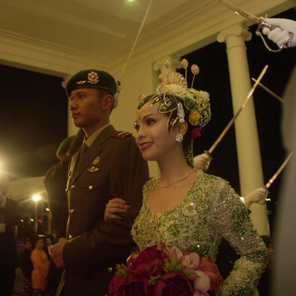 momen pernikahan seleb dipersunting tni © berbagai sumber momen pernikahan seleb dipersunting tni © berbagai sumber