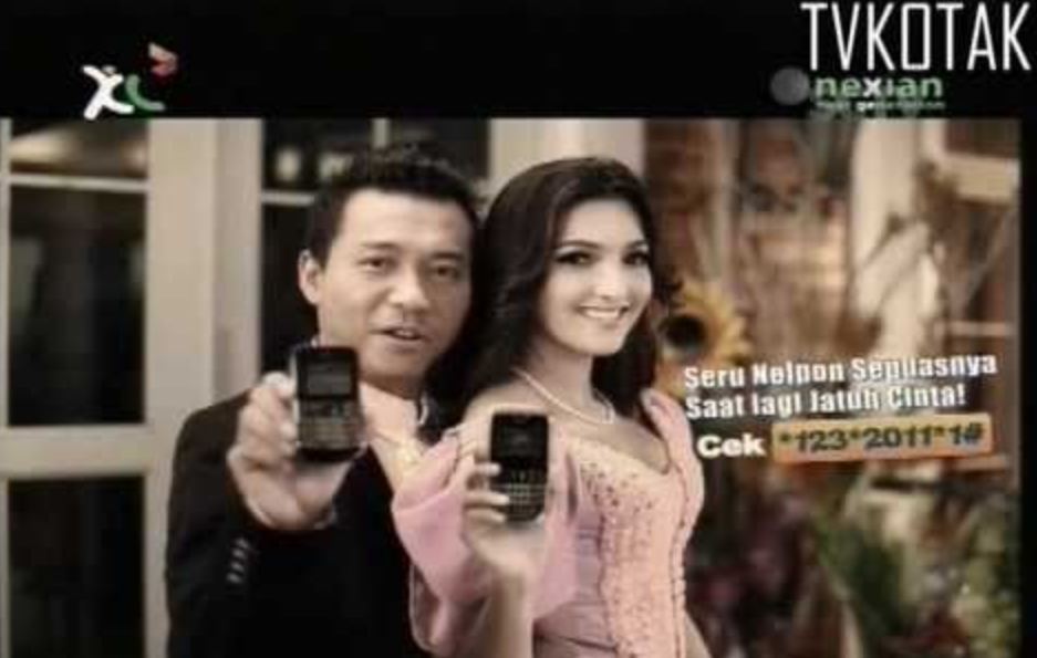 potret seleb iklan HP jadul  berbagai sumber