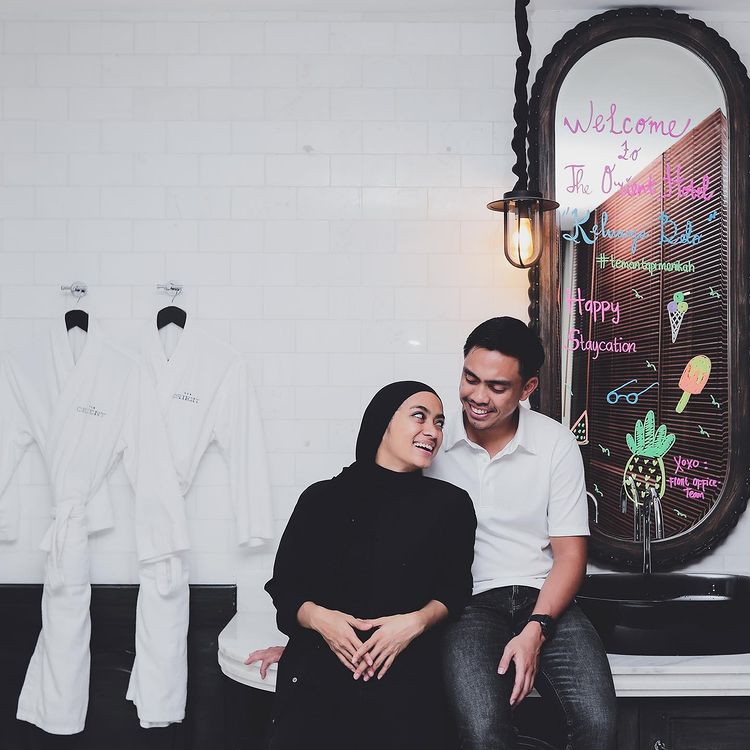 Seleb berjodoh dengan teman masa kecil © berbagai sumber