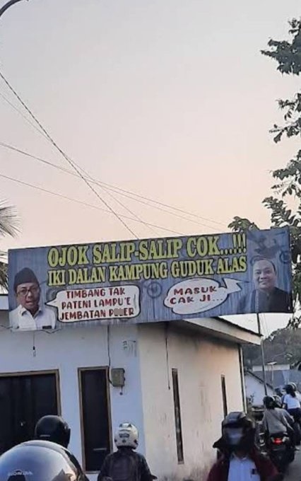 tulisan peringatan pengendara lucu © berbagai sumber