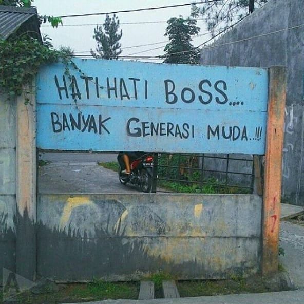 tulisan peringatan pengendara lucu © berbagai sumber