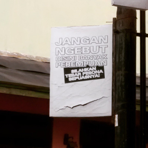 tulisan peringatan pengendara lucu © berbagai sumber