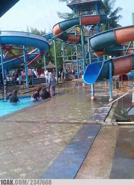 Potret perosotan nyeleneh © 2022 brilio.net Potret perosotan nyeleneh © 2022 brilio.net