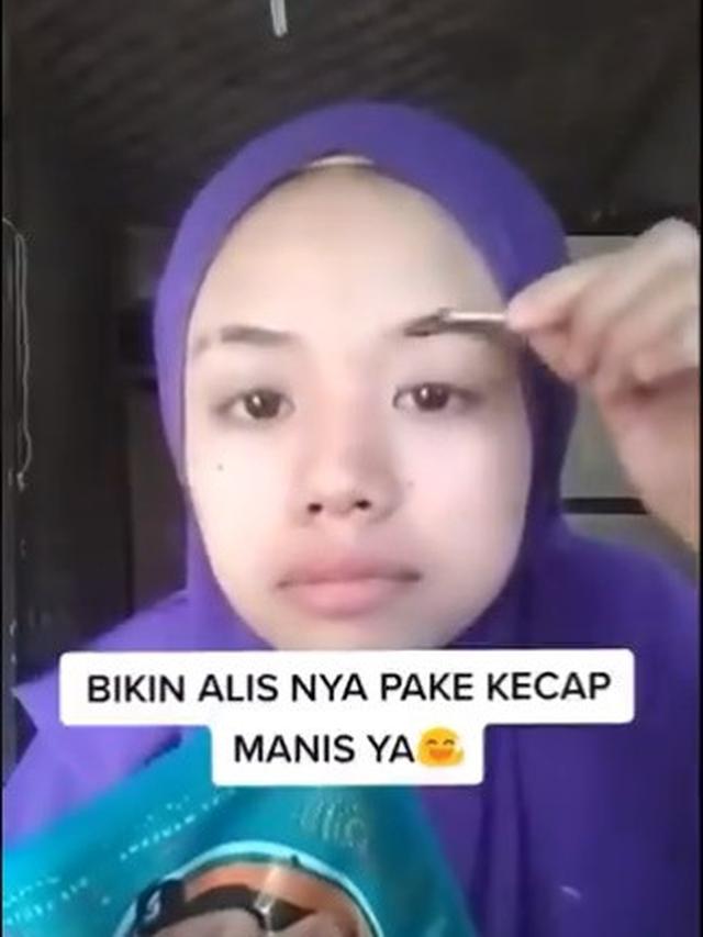 Potret nyeleneh alat makeup © berbagai sumber Potret nyeleneh alat makeup © berbagai sumber