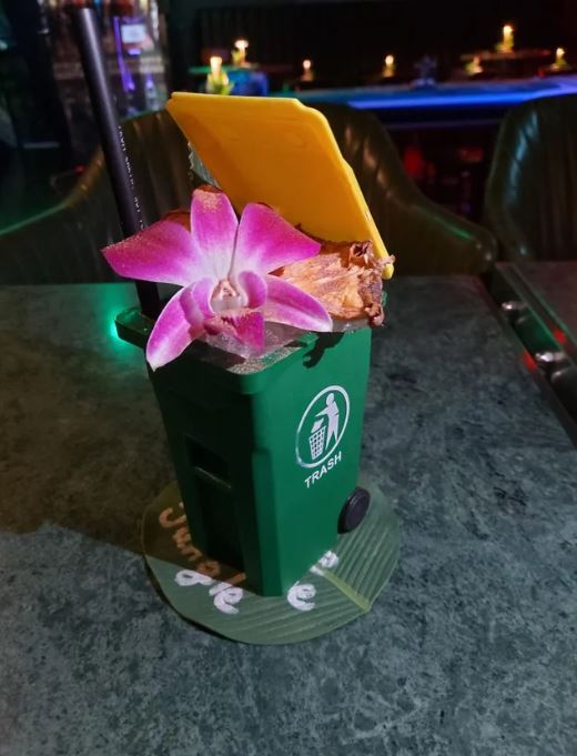 tempat minuman antimainstream © Reddit