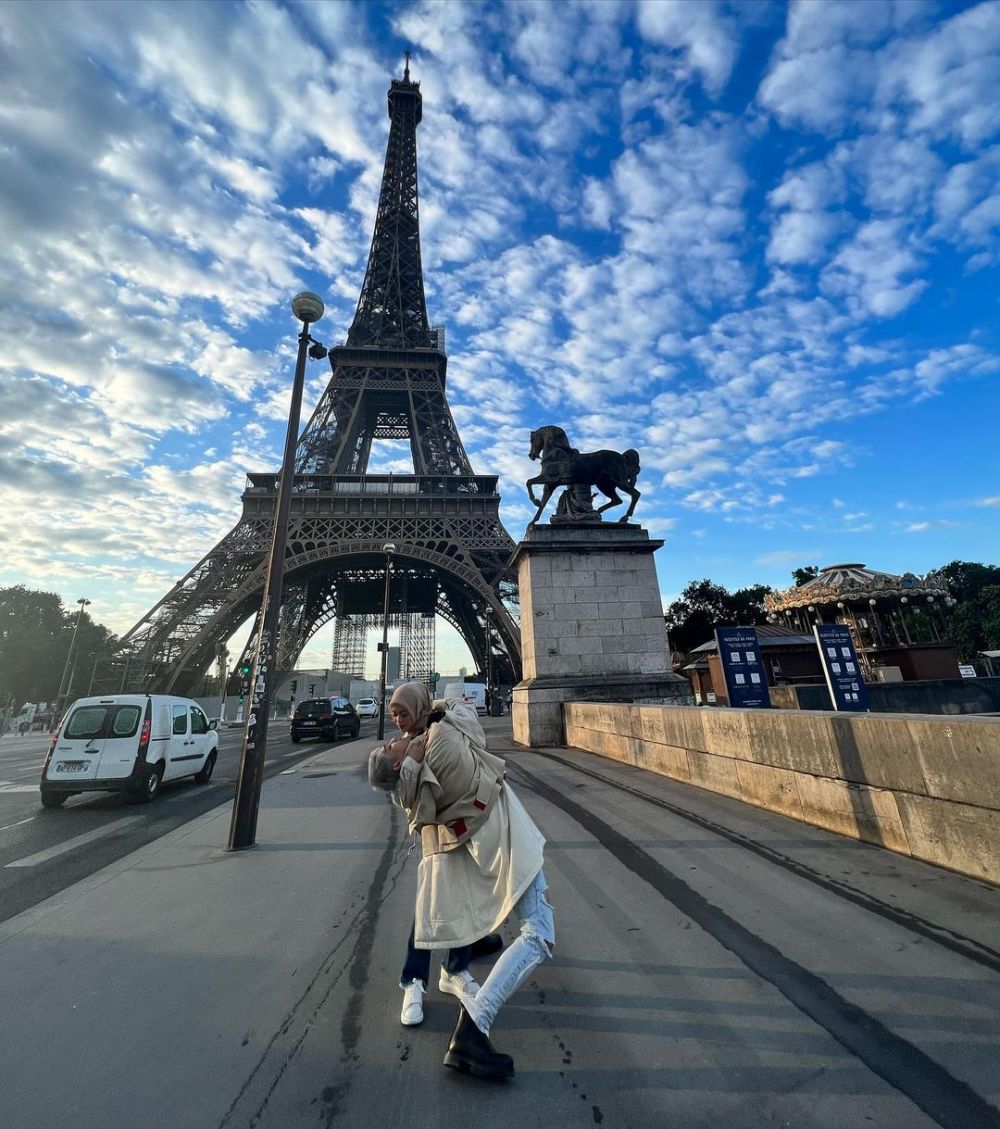 Lesty Kejora dan Rizky Billar di Paris Berbagai sumber