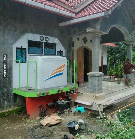 benda menembus dinding kelihatan lucu © berbagai sumber benda menembus dinding kelihatan lucu © berbagai sumber