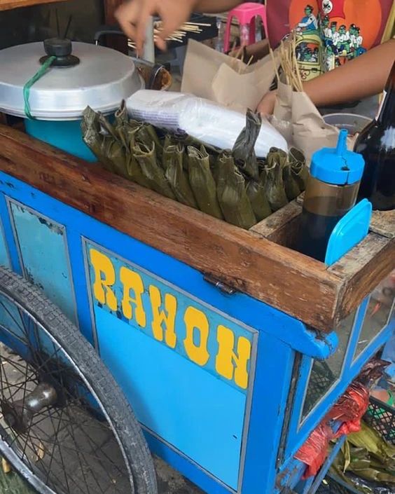 barang dijual tapi salah etalase © berbagai sumber