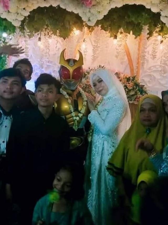Potret ide baju pengantin yang kelewat kreatif Berbagai sumber