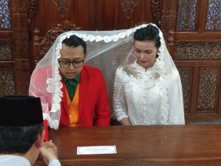 Potret ide baju pengantin yang kelewat kreatif Berbagai sumber