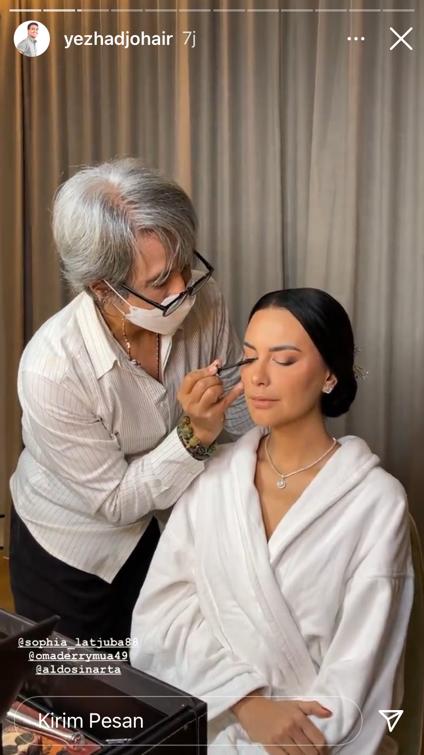 Sophia Latjuba di pernikahan Eva Celia © berbagai sumber