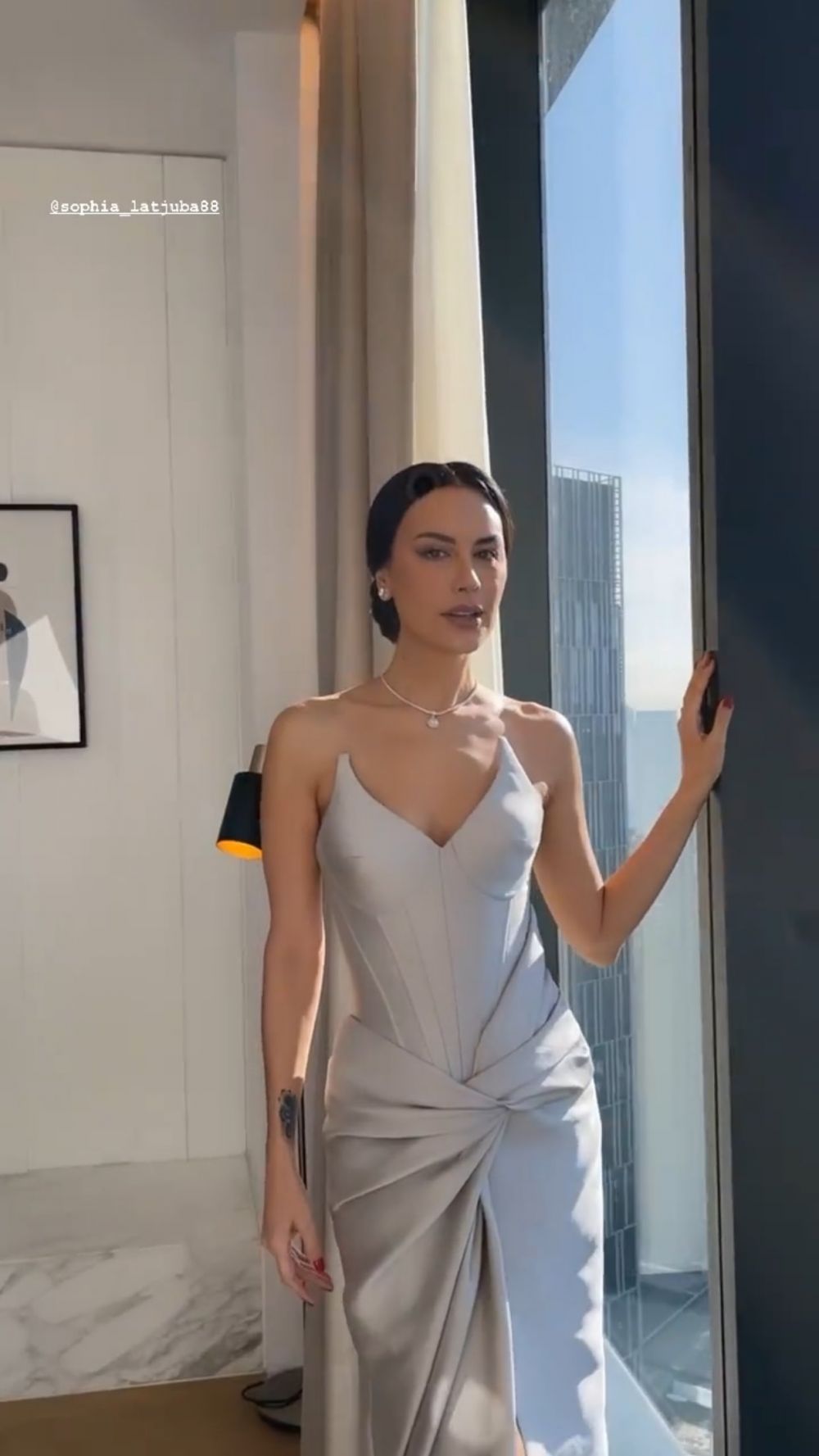 Sophia Latjuba di pernikahan Eva Celia © berbagai sumber