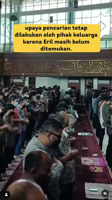 suasana salat gaib untuk Eril berbagai sumber