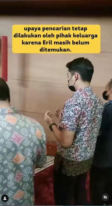 suasana salat gaib untuk Eril berbagai sumber