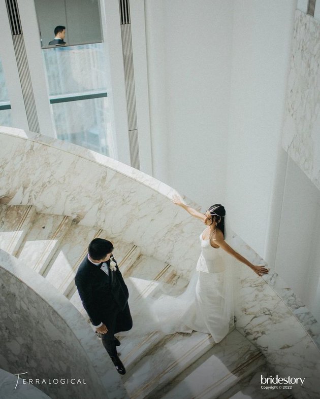 Potret detail gaun pernikahan Eva Celia © Instagram Potret detail gaun pernikahan Eva Celia © Instagram