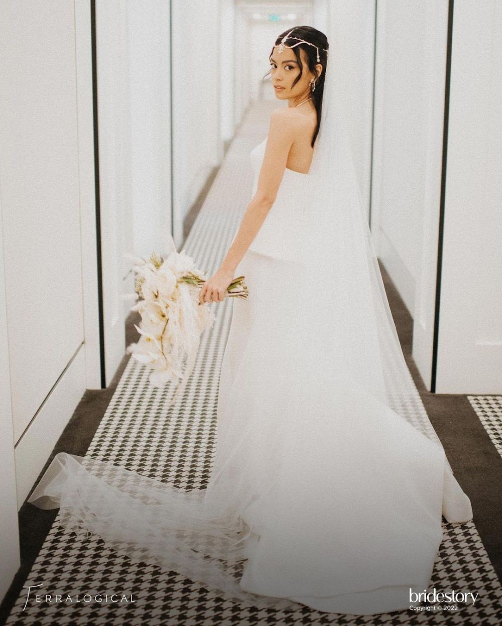 Potret detail gaun pernikahan Eva Celia © Instagram