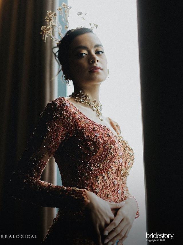 Potret resepsi Eva Celia dan Demas Narawangsa © Instagram