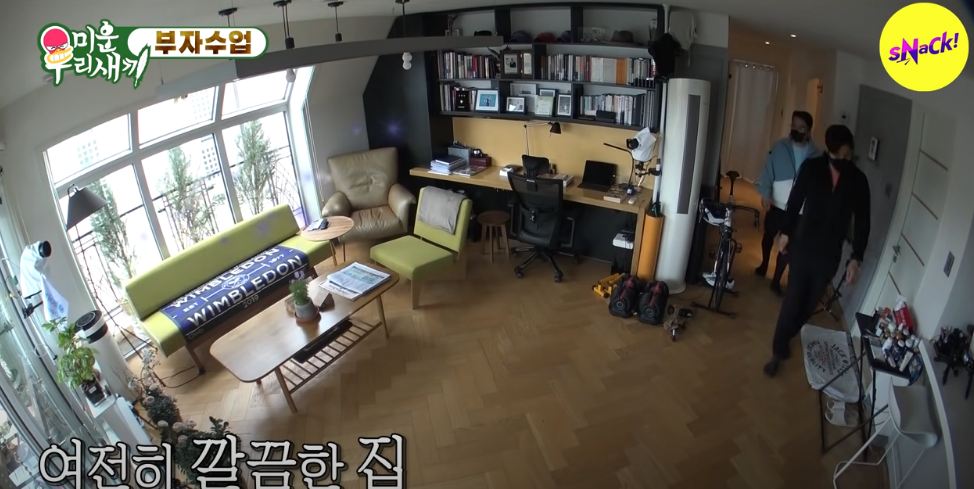 Intip 11 penampakan rumah Choi Siwon, ada jemuran di ruang utama