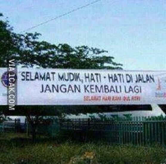 spanduk ucapan tapi lucu deh konsepnya © berbagai sumber