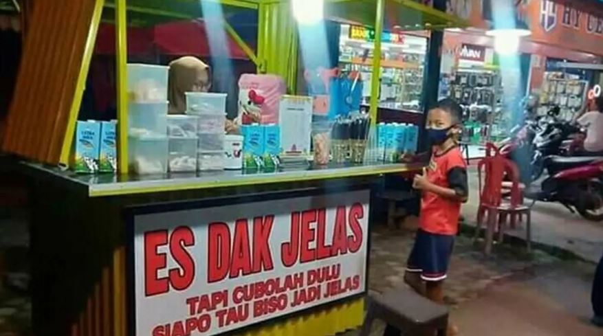 ide spanduk jualan antimainstream © Twitter ide spanduk jualan antimainstream © Twitter