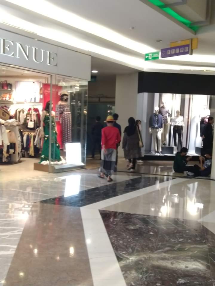 kostum anime di tempat umum © berbagai sumber