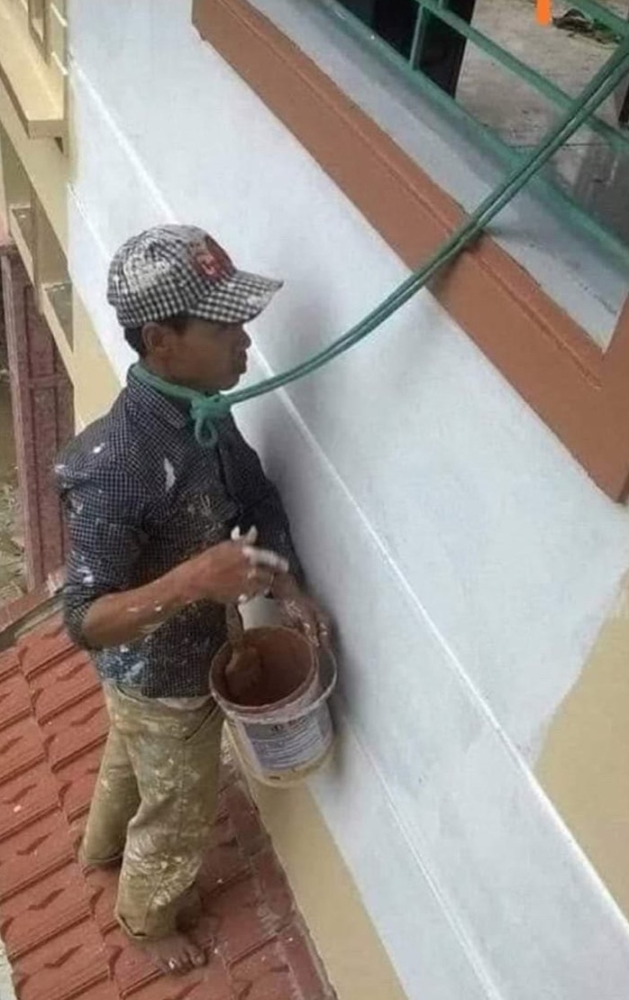 aksi nyeleneh orang ngecat tembok © berbagai sumber aksi nyeleneh orang ngecat tembok © berbagai sumber