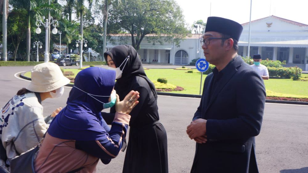 Ridwan Kamil temui warga takziah Twitter