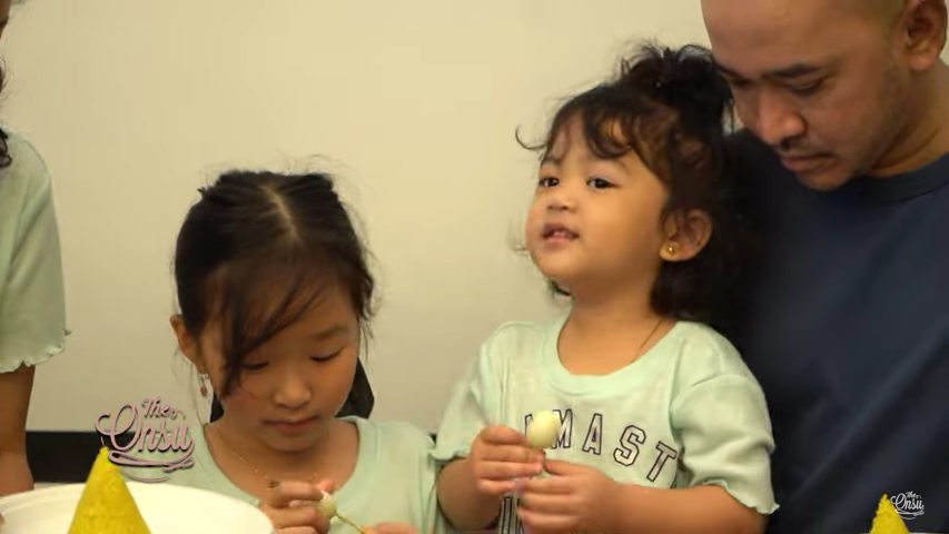 Momen ultah Thalia Onsu ke-7 Berbagai sumber Momen ultah Thalia Onsu ke-7 Berbagai sumber