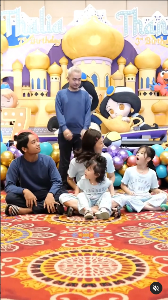 Momen ultah Thalia Onsu ke-7 Berbagai sumber Momen ultah Thalia Onsu ke-7 Berbagai sumber