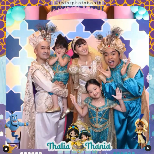 Momen ultah Thalia Onsu ke-7 Berbagai sumber Momen ultah Thalia Onsu ke-7 Berbagai sumber