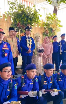 Petugas damkar menikahi wanita difabel TikTok