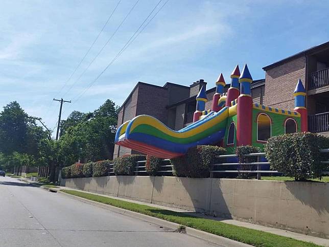 wahana permainan tapi nyeleneh banget © berbagai sumber