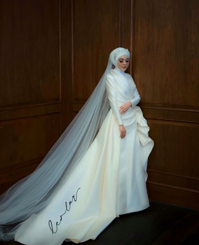 pesona seleb nikah pakai busana hian tjen © instagram