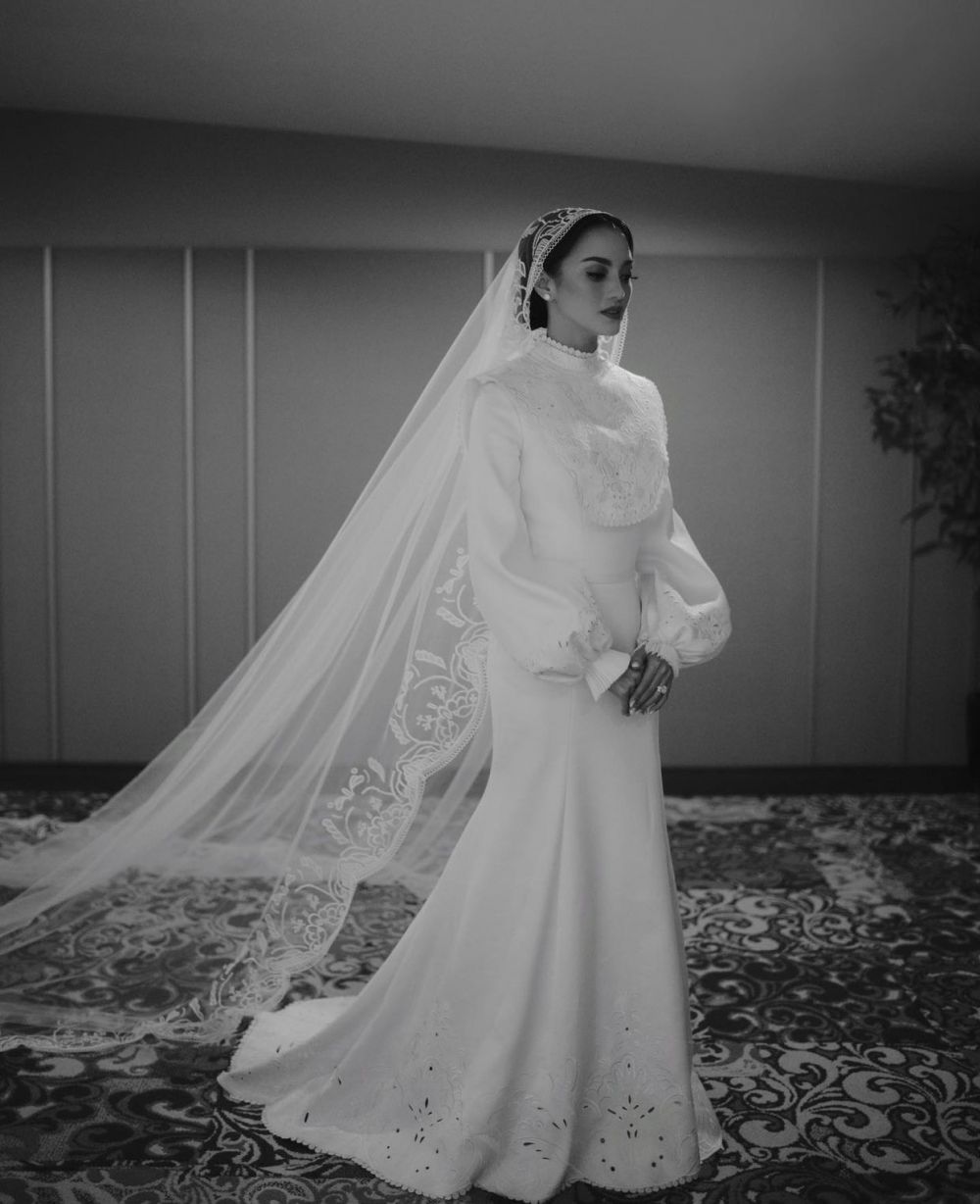 pesona seleb nikah pakai busana hian tjen © instagram