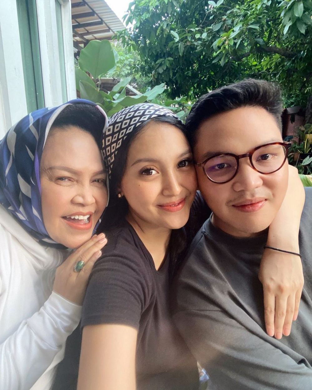 potret kedekatan seleb dengan menantu cowok © berbagai sumber potret kedekatan seleb dengan menantu cowok © berbagai sumber