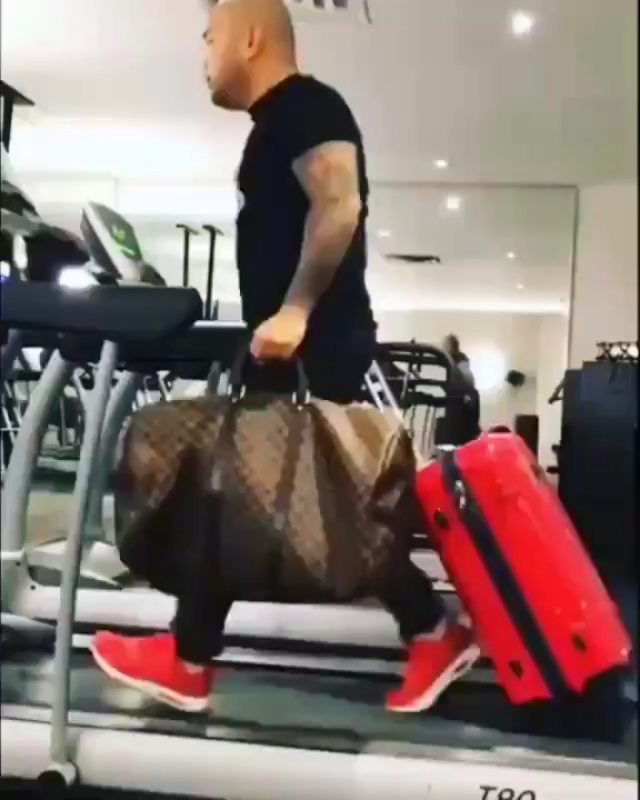 Tingkah absurd orang pas olahraga © berbagai sumber