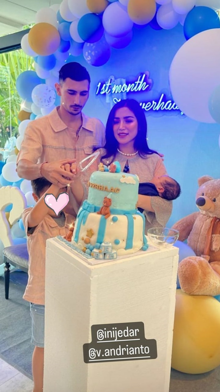 perayaan satu bulan anak jedar © instagram