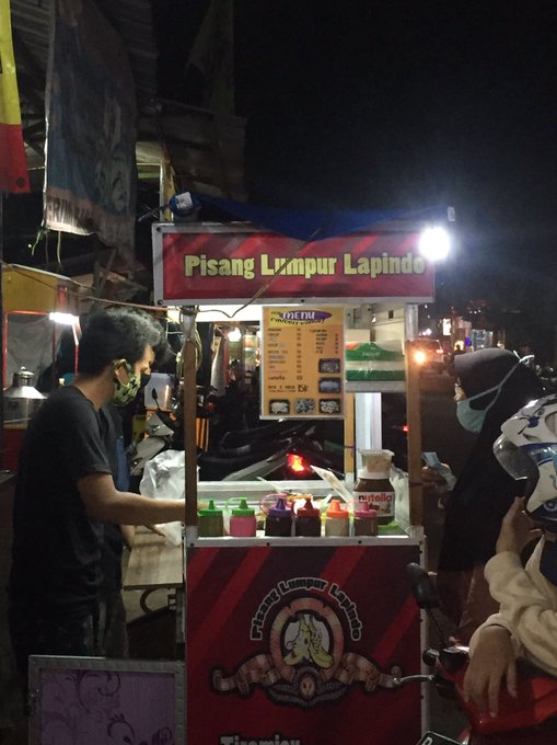 tulisan promosi makanan malah nyeleneh © berbagai sumber