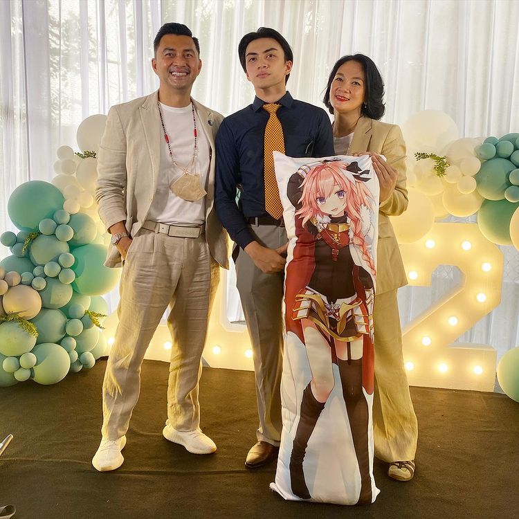 Arka Asmara anak Anjasmara wisuda © berbagai sumber