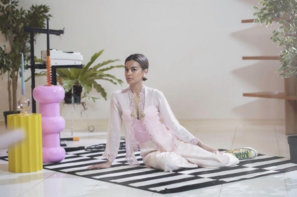 Gaya Eva Celia pakai kebaya © Instagram Gaya Eva Celia pakai kebaya © Instagram