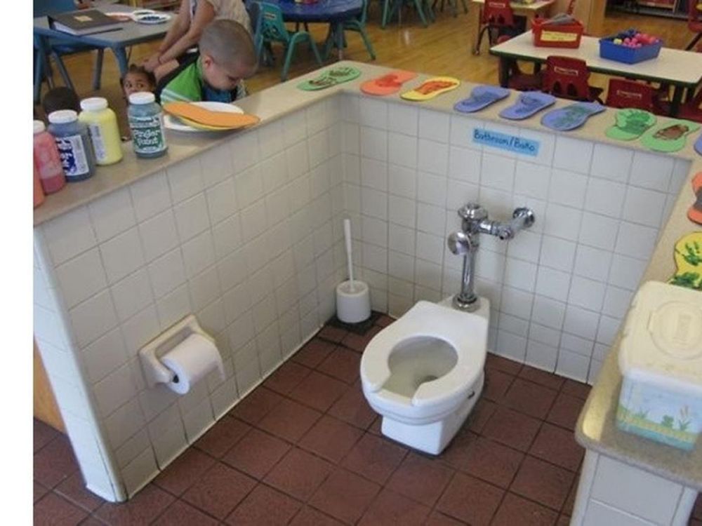 potret toilet di tempat tak biasa © berbagai sumber