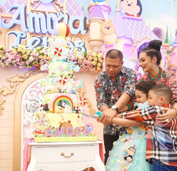 ultah anak seleb berkonsep Disney © berbagai sumber ultah anak seleb berkonsep Disney © berbagai sumber