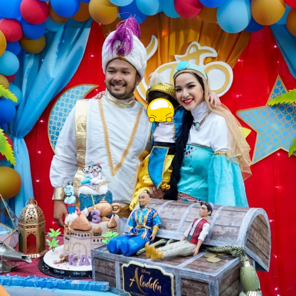 Potret ultah 13 anak seleb berkonsep Disney, Thalia Onsu ala Aladdin
